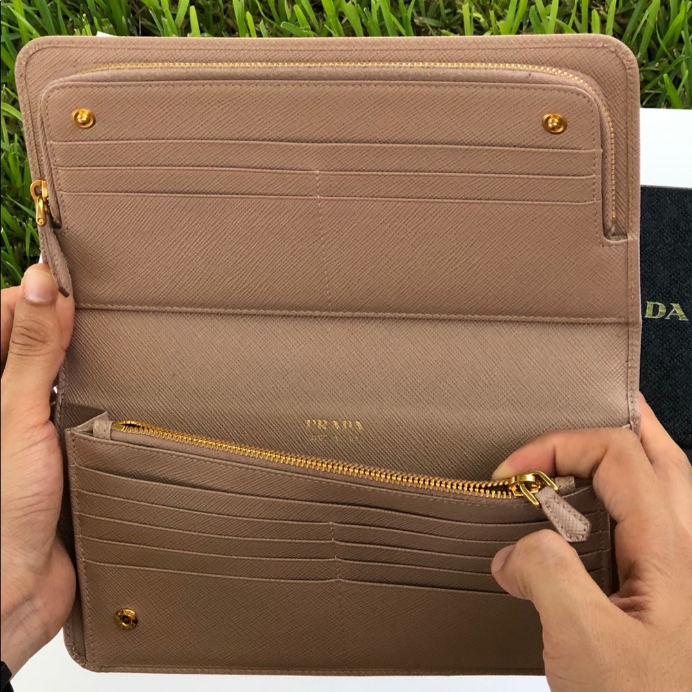 PRADA Saffiano Large Wallet - Picture 4 of 4